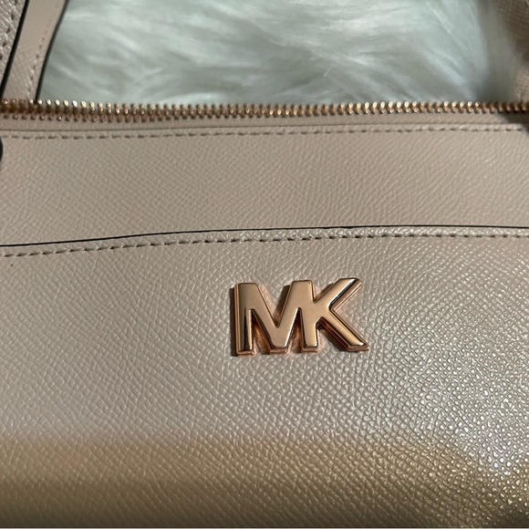 COPY - Michael Kors Medium Maddie-Tote-Blush & Rose Gold - Picture 6 of 10